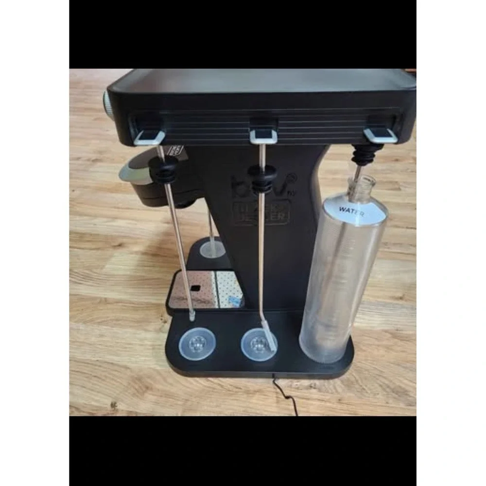 Black & Decker Bev Bartesian Cocktail Maker Machine BEHB101 Pod Drink Maker